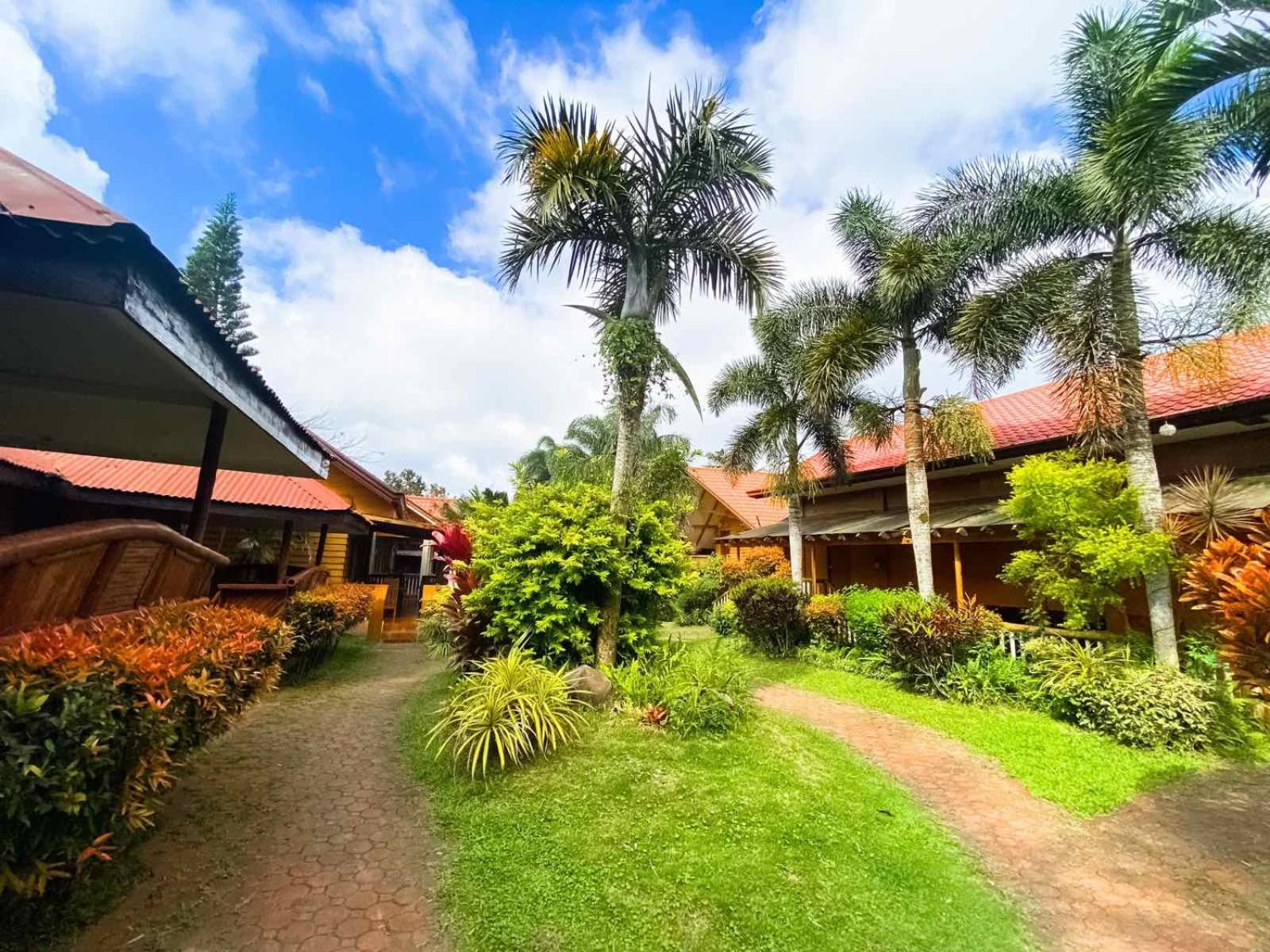 Hortz Hotels And Resorts Tagaytay City Exterior photo