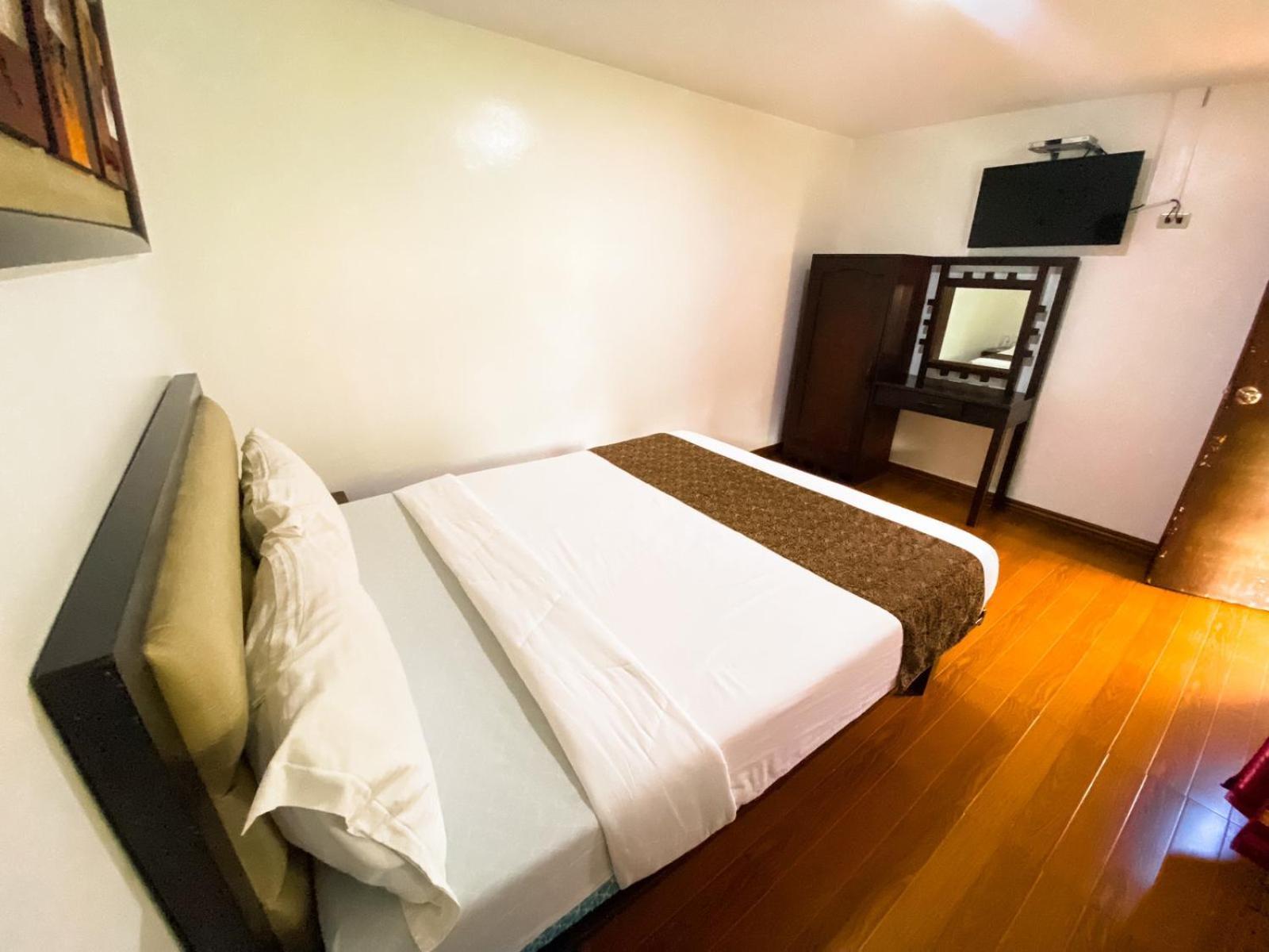 Hortz Hotels And Resorts Tagaytay City Exterior photo