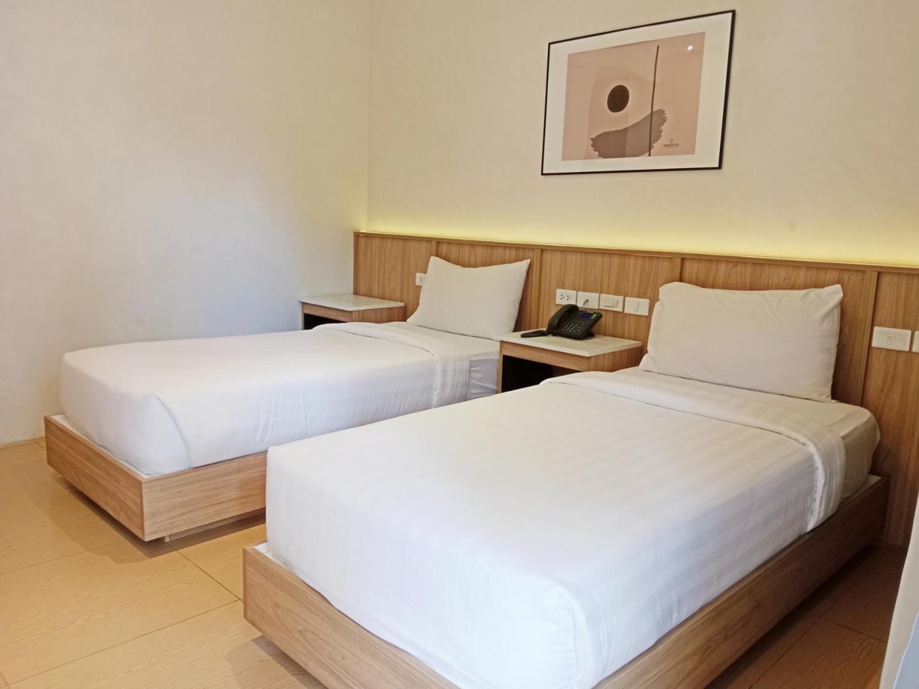 Hortz Hotels And Resorts Tagaytay City Exterior photo